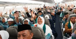 Sebanyak 81.632 Jemaah Haji Indonesia Tiba di Tanah Suci, Disambut PPIH Arab Saudi dengan Lantunan Shalawat dan Bunga Mawar