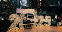 Gen Z Kumpul! Ini 10 Quotes Tahun Baru 2025 Bahasa Inggris Kekinian, Cocok Buat Status Foto dan Story di Media Sosial