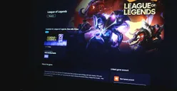 Duel ROG G701 Rp65 Juta vs ROG Strix SCAR 16 Rp80 Juta: Evolusi 8 Tahun Laptop Gaming yang Mencengangkan
