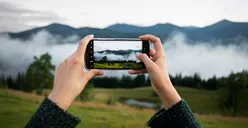 Sama-sama Punya Kamera 50MP OIS, Realme 13 4G atau Vivo IQOO Z9 5G HP Terbaik 2 Jutaan di Akhir 2024?