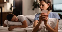 5 Tanda Dia Belum Move On dari Cinta Masa Lalu, Cek Pasanganmu Sekarang!