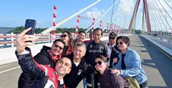 Jokowi Mulai Berkantor di IKN, Tinjau Akses Jalan sambil Touring dengan Ibu Negara dan Influencer