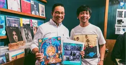 Anies Baswedan Bertemu Rian DMasiv, Nostalgia dan Dapat Piringan Hitam di Pasar Santa
