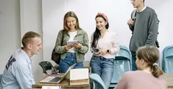 7 Jurusan Kuliah Paling Aneh di Dunia Tapi Gaji Tinggi, Salah Satunya Meninjau Masa Depan?