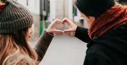 5 Perbedaan Pria dan Wanita saat Jatuh Cinta Menurut Psikologi, Ternyata Perempuan Lebih Sulit Menyimpan Perasaan Dibandingkan Laki-laki!