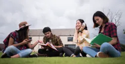 Jaga 5 Hal Ini Ketika Kuliah di Perantauan, Hati-hati Banyak Godaan!