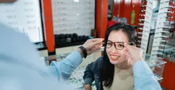 Bingkai Kacamata Ternyata Dapat Mengungkap Kepribadian Pemakaianya Lho, Simak Penjelasannya Berikut!