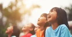 7 Fakta Psikologis Anak Bungsu yang Perlu Kamu Tahu, Anak yang Paling Istimewa dalam Keluarga