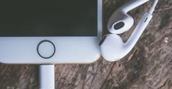 Tips iOS: Cara Charge iPhone dengan Benar dan Aman, Bikin Kesehatan Baterai Terjaga