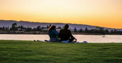 3 Topik Obrolan yang Bikin First Date Berkesan dan Memorable