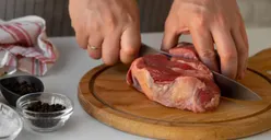 Efek Makan Daging Berlebih Saat Idul Adha 2024, Ternyata Bikin Masalah Kulit: Berminyak Hingga Penuaan!