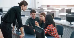 Kuliah Jurusan Teknik Informatika Belajar Soal Apa? Ketahui Prospek Kerja Menariknya di Sini