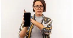 Layar HP Kamu Bergaris dan Mengganggu? Lakukan Cara Ini Untuk Mengatasinya, Jangan Buru-Buru Ganti Handphone Baru