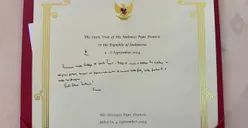 Paus Fransiskus Tulis Pesan di Buku Tamu Presiden Jokowi dalam Bahasa Italia, Ini Maknanya