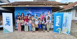 Tumbuh untuk Menginspirasi: PNM Berikan Pelatihan Literasi Keuangan Digital Serta Kegiatan Tanggung Jawab Sosial