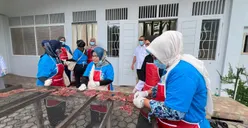 Nasabah Unggulan PNM Studi Banding Bikin Olahan Daging Dendeng