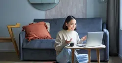 3 Rekomendasi Freelance yang Bisa Kerja Sambil Rebahan Tapi Gaji Puluhan Juta, Minat Daftar?
