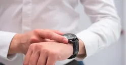 Psikologi Menarik Orang yang Pakai Jam Tangan Sebelah Kanan, Ternyata Punya 10 Kepribadian Unik Ini