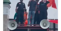Aktor Reza Rahadian Ikut Demo Kawal Putusan MK di Depan Gedung DPR RI: Ini Bukan Negara Milik Keluarga Tertentu 