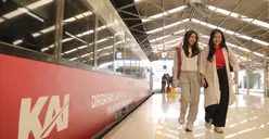 KAI Daop 2 Bandung Sambut HUT Ke-79 RI dengan Ornamen Khusus di Kereta dan Stasiun