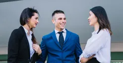 Mendunia! Ini Jurusan Kuliah yang Mudah Cari Kerja di Luar Negeri, Mana yang Jadi Incaranmu?