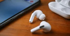 Begini Cara Mudah Connect iPhone ke Dua AirPods Sekaligus, Yuk Coba!