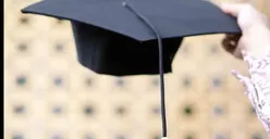 Tips Agar Gelar Sesuai Jurusan Kuliah Tak Ambyar bagi Mahasiswa yang Nyambi Kerja, Apa Saja?
