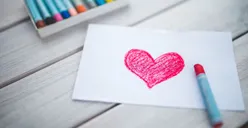 16 Fakta Menarik Orang Introvert Ketika Jatuh Cinta, Jadi Lebih Sensitif Salah Satunya Loh! 