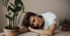 5 Fakta Psikologi yang Membuat Kamu Merasa Insecure dan Sulit Percaya Diri Terus-menerus, Yuk Sayangi Diri!