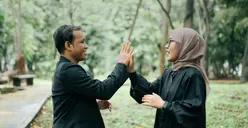 4 Tanda Kamu Punya Sikap yang Membuat Orang Mendekat karena Nyaman
