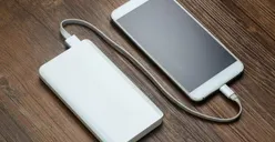 Tanpa Aplikasi Tambahan, Ini 4 Cara Aman Isi Daya Handphone Agar Lebih Cepat Penuh