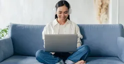 3 Pekerjaan Freelance Lewat HP Lengkap Rekomendasi Website, Mudah dan Bisa dari Rumah! Dijamin Cuan Besar!