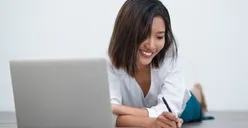 Bisa Gajian Tiap Hari! 7 Ide Pekerjaan Freelance Tanpa Modal yang Bisa Dikerjakan Semua Orang