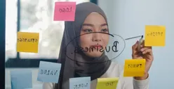 Tertarik Masuk Administrasi Bisnis? Berikut 4 Prospek Kerja yang Beragam dan Menjanjikan Bagi Lulusannya
