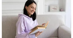 6 Jurusan Kuliah untuk Kamu yang Hobi Membaca, Ada Sastra hingga Ilmu Perpustakaan
