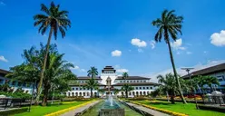 10 Perguruan Tinggi Swasta Terbaik di Jawa Barat 2024 Menurut Webometrics, Mayoritas Ada di Kampus Bandung!