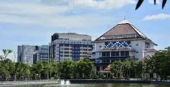 Rata-rata Gaji Fresh Graduate Universitas Airlangga (UNAIR) dari 14 Fakultas, Paling Tinggi Ekonomi dan Bisnis!