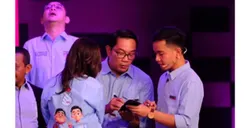 Ridwan Kamil Beri Tips Kepada Gibran Rakabuming Raka di Sela Debat Perdana Cawapres, Ternyata Ini yang Diberikan!