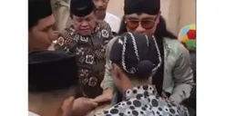 Viral! Beredar Video Gus Miftah Diduga Beri Amplop Coklat Berisi Uang ke Seniman Kirun tapi Ditolak, Netizen: Calo Pilpres Gus M