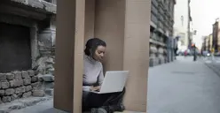 Apakah Kamu Introvert? Temukan Jawabannya dengan 8 Tanda Ini