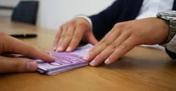 Apa Itu Pinpri? Platform Pinjaman Uang yang Ternyata Tidak Berbadan Hukum dan Tak Diawasi OJK