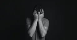 5 Tanda Ini Membuktikan Kamu sedang Miliki Beban Emosional Berat, Coba Peka Ya!