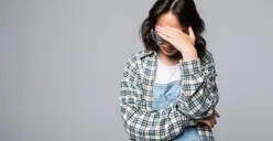 5 Tanda Kamu adalah Perempuan yang Cuek, Termasuk Salah Satunya?