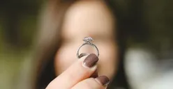 Psikologi Kebiasaan Memakai Cincin, Kamu Pakai di Jari Mana? Kepribadian Aslimu Akan Terbongkar