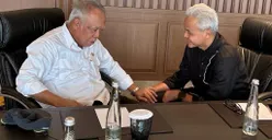 Foto Ekspresi Pak Bas Saat Bertemu Ganjar Pranowo Viral, Netizen X Doakan Dia Semoga Tegar dan Kuat