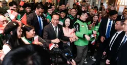 Gaya Joget Gacor Presiden Jokowi Bareng Mitra Ojol di Vietnam Jadi Sorotan di Instagram