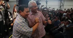 Jelang Pilpres 2024, Prabowo vs Ganjar Saling Klaim sebagai Penerus Jokowi