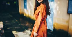 Mengungkap Kepribadian Seseorang dari Cara Dia Membawa Tas, Cari Tahu Kamu Sosok Wanita Penyayang atau Tangguh
