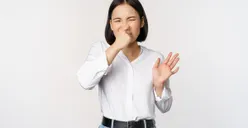 5 Kondisi Bagian Tubuh Ini Bisa Buat Lawan Bicara Ilfeel, Mana Paling Sering Bikin Kamu Tak Nyaman?