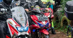 7 Tips Berkendara Saat Musim Hujan ala Yamaha